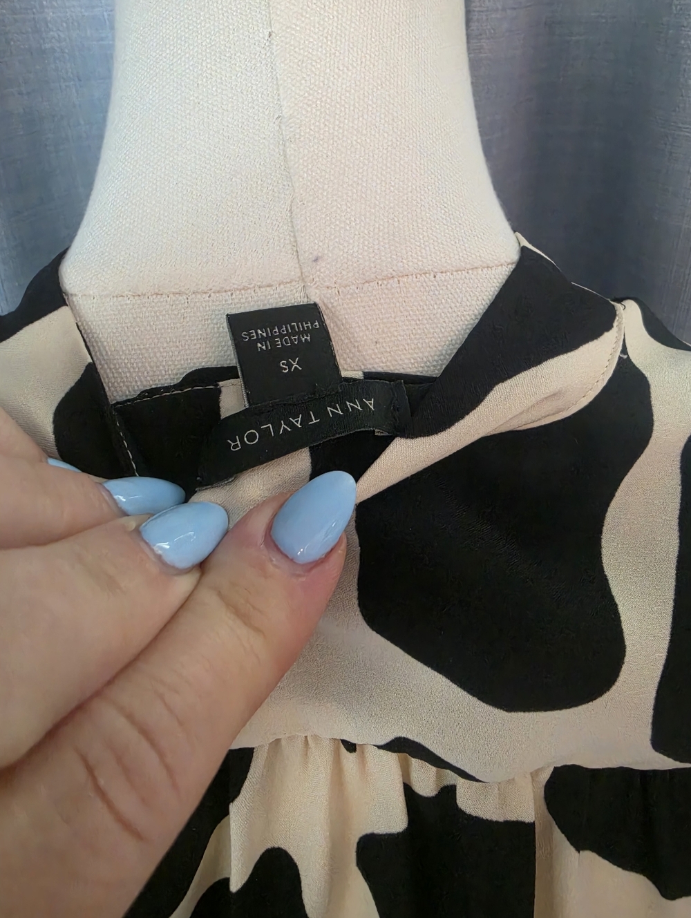 Ann Taylor Blouse - Picture 3 of 5